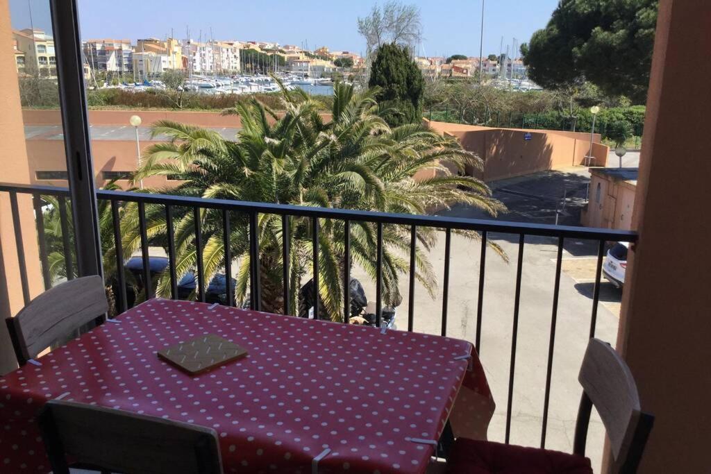 Studio Avec Climatisation Wifi Parking Piscine Agde Luaran gambar