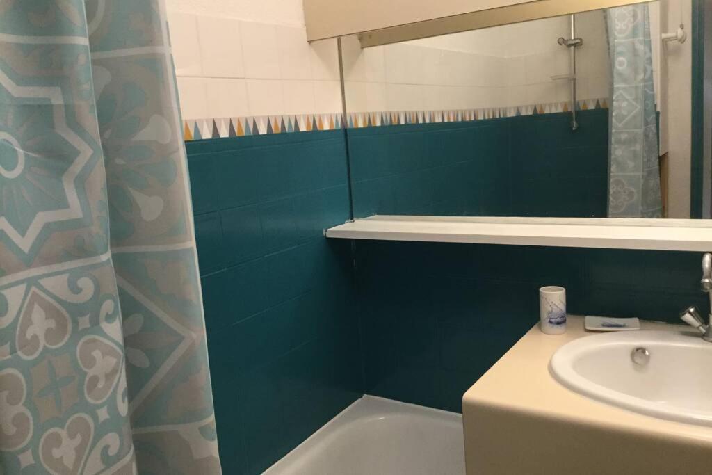 Studio Avec Climatisation Wifi Parking Piscine Agde Luaran gambar